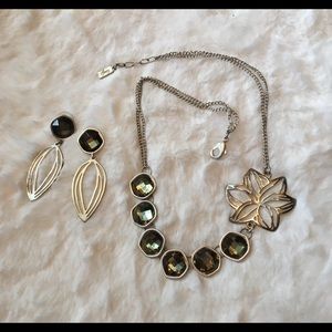 Foxy necklace and earring set